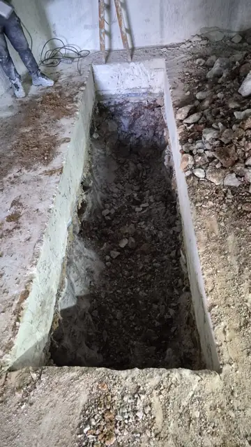 Beton zeminde kanal açma ve kontrollü kırma çalışması